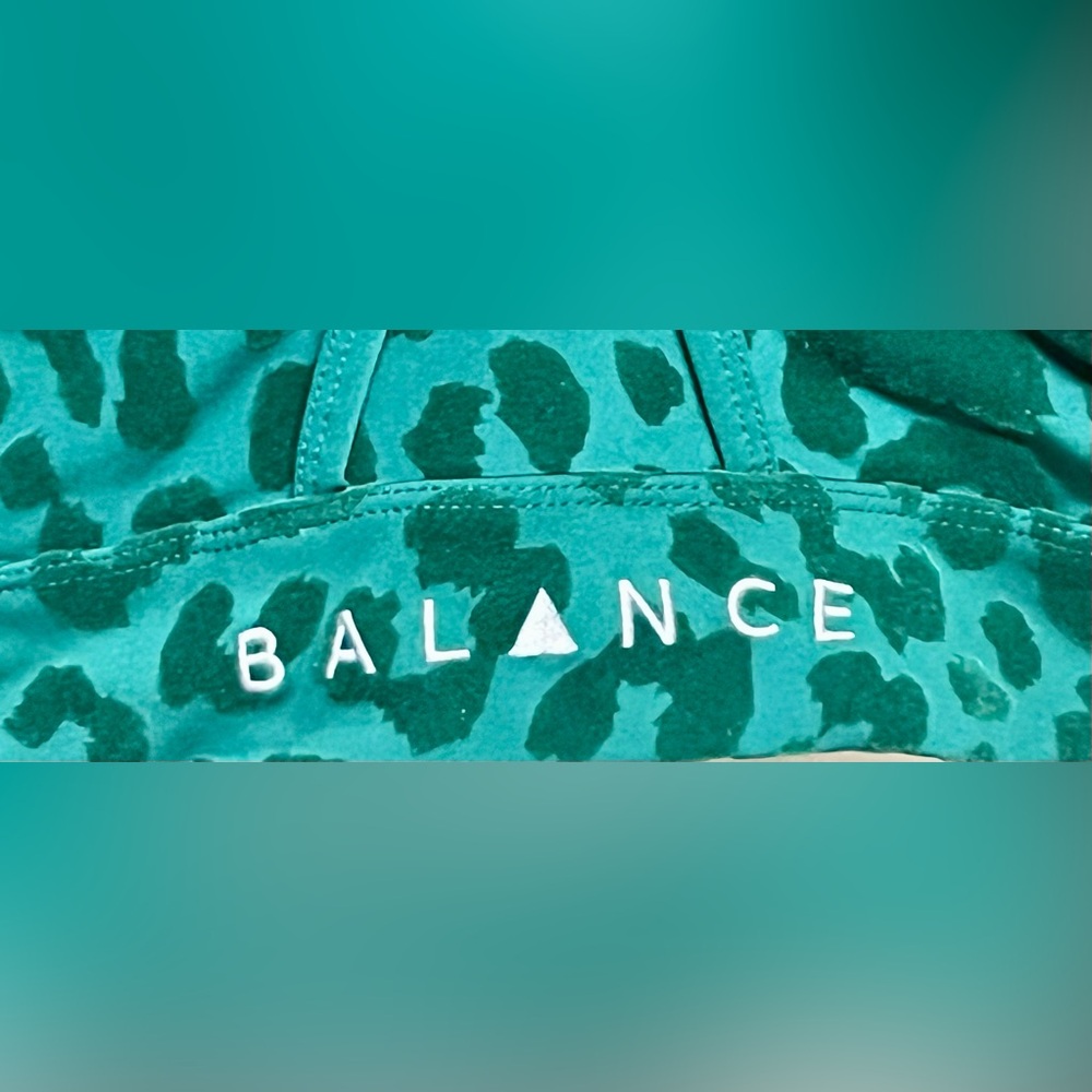 BALANCE ATHLETICA- NOW VITALITY Emerald Green Leopard Sports Bra - Picture 10 of 12
